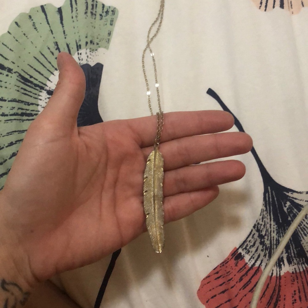 Silver Feather Pendant Necklace